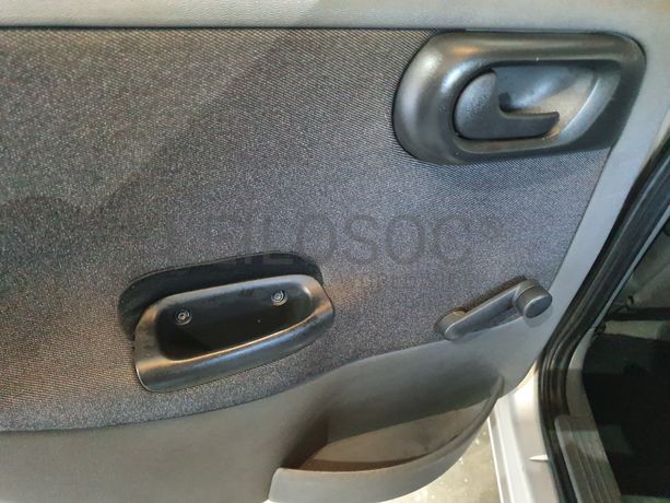 Opel Corsa · Ano 2001