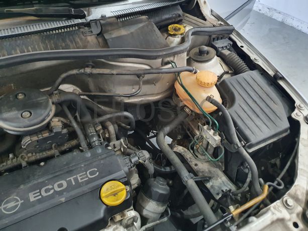 Opel Corsa · Ano 2001