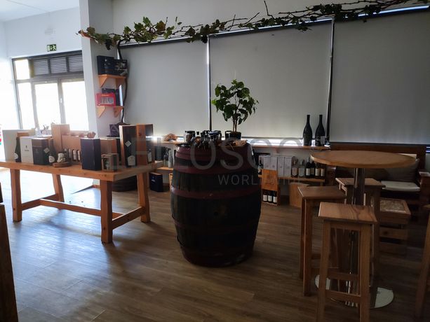 Vinhos e Bebidas diversas · Equipamentos · Mobiliário · Diversos