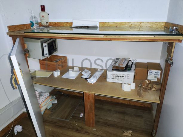 Vinhos e Bebidas diversas · Equipamentos · Mobiliário · Diversos