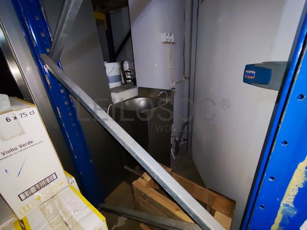 Vinhos e Bebidas diversas · Equipamentos · Mobiliário · Diversos