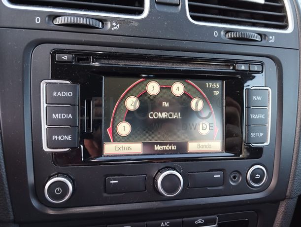 Volkswagen Golf 1.6 TDI · Ano 2012