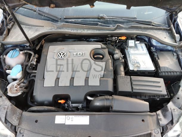 Volkswagen Golf 1.6 TDI · Ano 2012