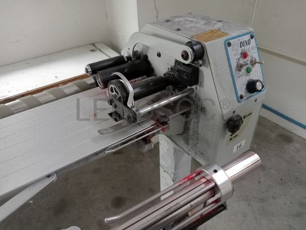 Máquina de cortar cloretes · Máquina de entretelar · Mesa de brunir