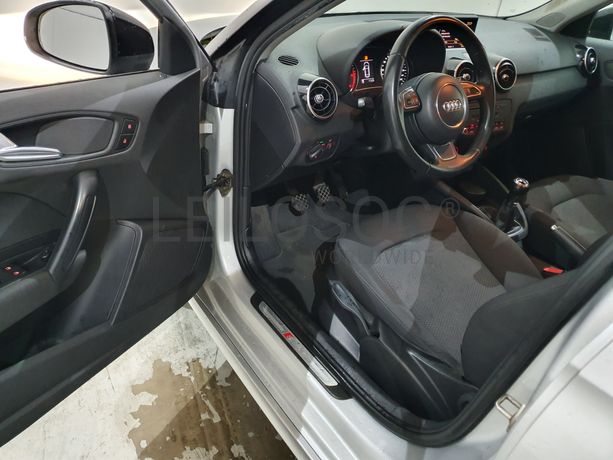 Audi A1 1.6 Tdi Sline · Ano 2013