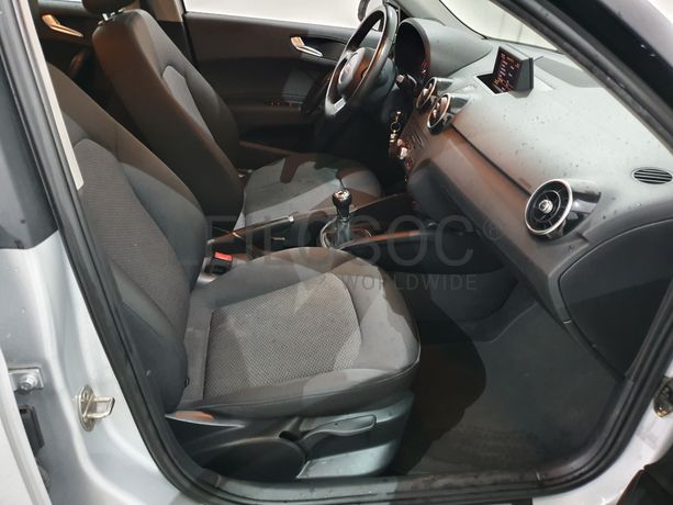 Audi A1 1.6 Tdi Sline · Ano 2013