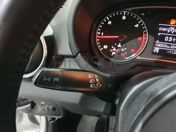 Audi A1 1.6 Tdi Sline · Ano 2013