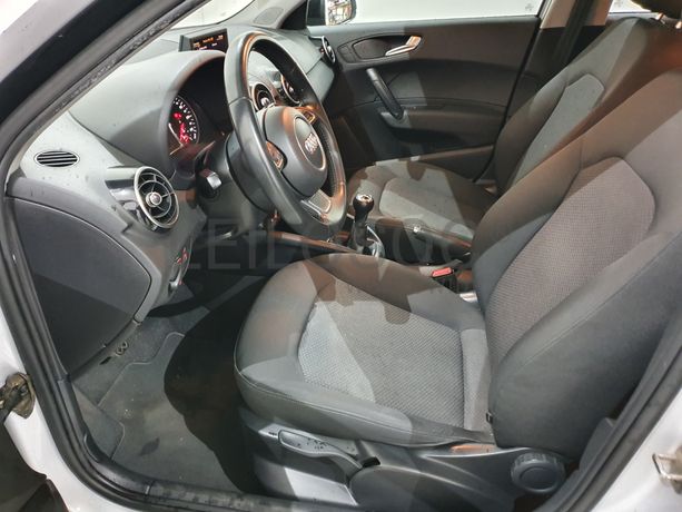 Audi A1 1.6 Tdi Sline · Ano 2013