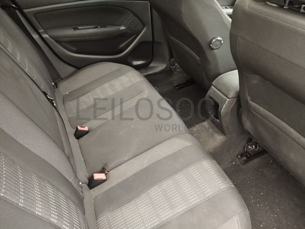 Peugeot 308 · Ano 2015