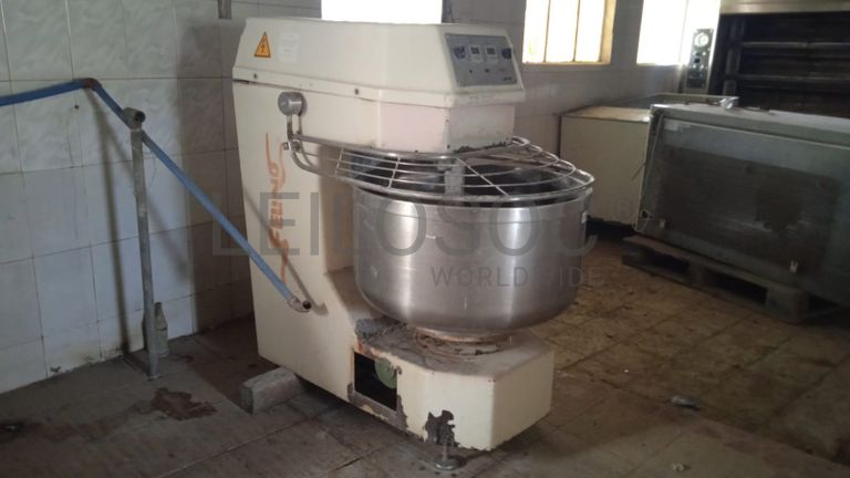 Amassadeira industrial Felino SF05 · Ano 2012