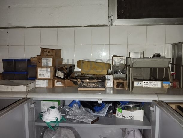 Acessórios de Cobre · Equipamento de Escritório · Diversos