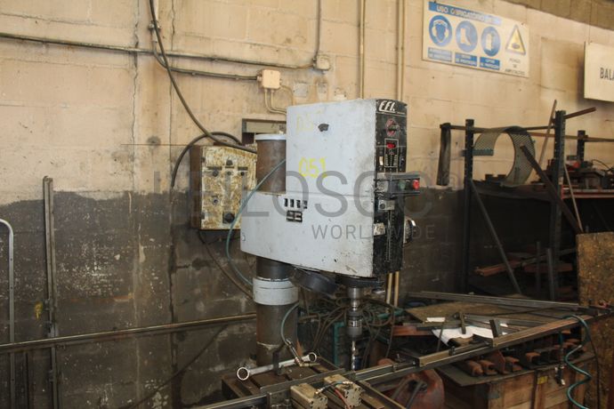 Engenho de Furar de Coluna