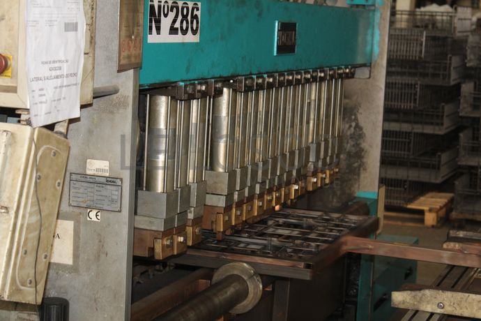 Máquina de Soldar Painéis