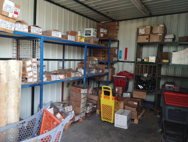 Stock de Peças e Acessórios · Monta Cargas · Porta Paletes · Diversos