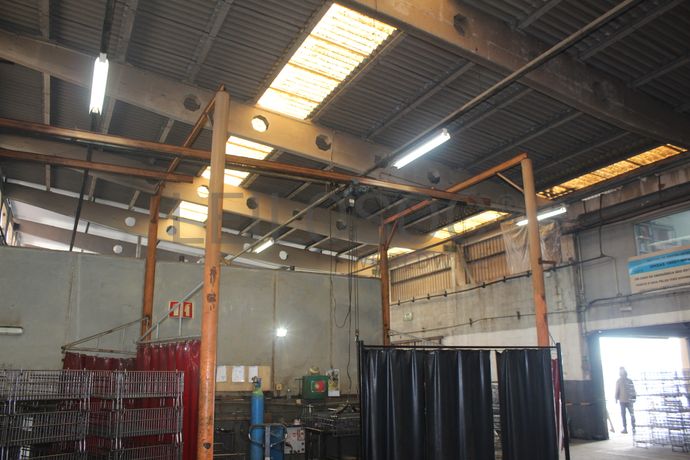 Linha de Desengorduramento · Pórticos com Guinchos · Serra de Disco · Depósito · Caixas Metálicas · Diversos