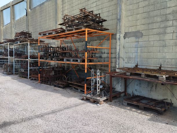 Linha de Desengorduramento · Pórticos com Guinchos · Serra de Disco · Depósito · Caixas Metálicas · Diversos