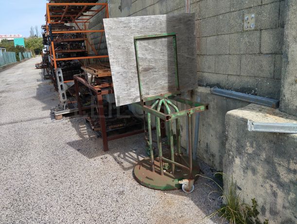 Linha de Desengorduramento · Pórticos com Guinchos · Serra de Disco · Depósito · Caixas Metálicas · Diversos