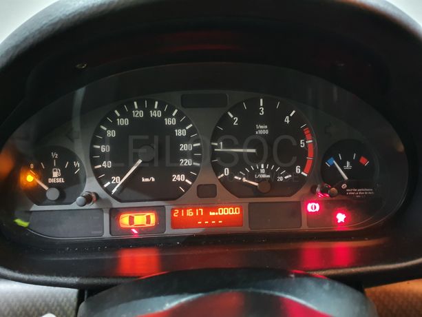 BMW 320D Compact · Ano 2001