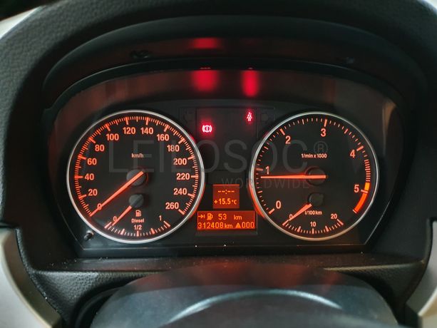 BMW 318D · Ano 2008