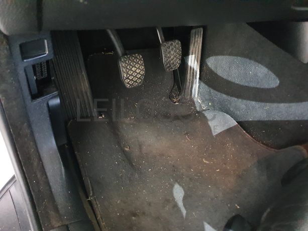 BMW 318D · Ano 2008