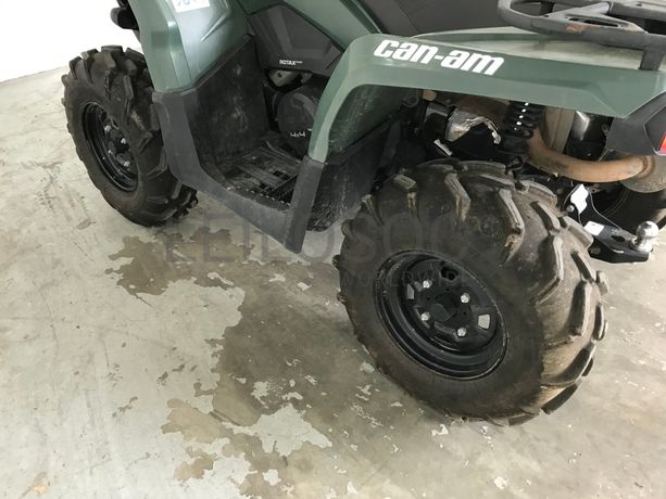 Moto 4 Can-am Outlander · Ano 2021