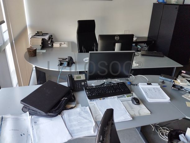 Equipamento de Escritório · Material Informático