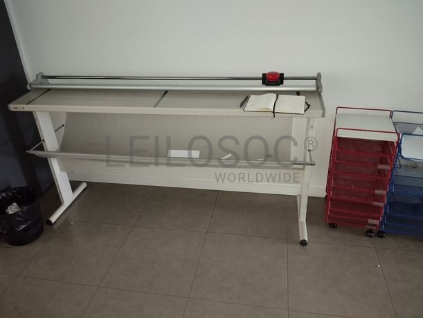 Equipamento de Escritório · Material Informático