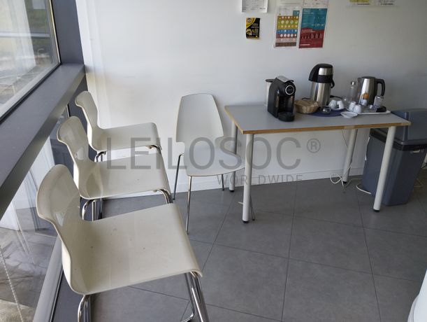 Equipamento de Escritório · Material Informático