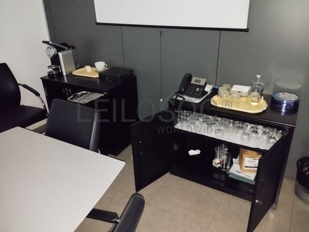 Equipamento de Escritório · Material Informático