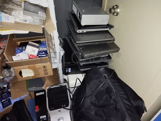 Equipamento de Escritório · Material Informático