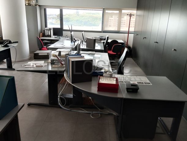 Equipamento de Escritório · Material Informático