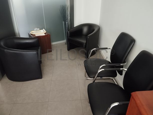 Equipamento de Escritório · Material Informático