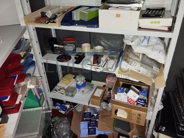 Equipamento de Escritório · Material Informático