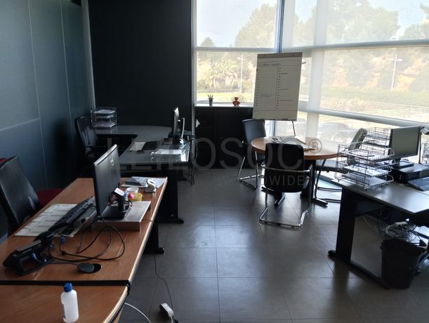 Equipamento de Escritório · Material Informático