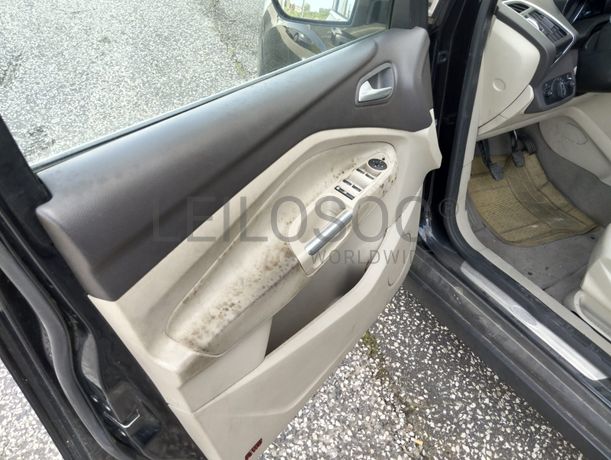 Ford Grand C-Max 1.6 TDCi · Ano 2015