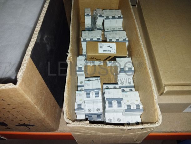 Equipamentos de Crimpagem · Máquina Portátil de Recuperação de Refrigerante · Diversos