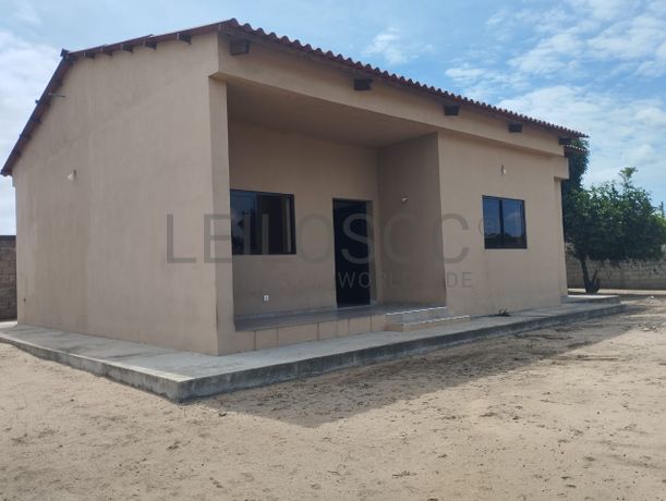 Infraestruturas em Terreno de 4500m² no Bairro de Tchumene 2