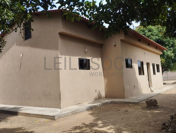 Infraestruturas em Terreno de 4500m² no Bairro de Tchumene 2