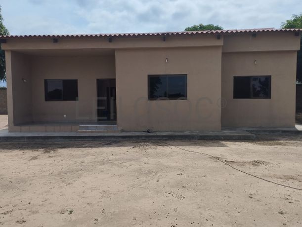 Infraestruturas em Terreno de 4500m² no Bairro de Tchumene 2