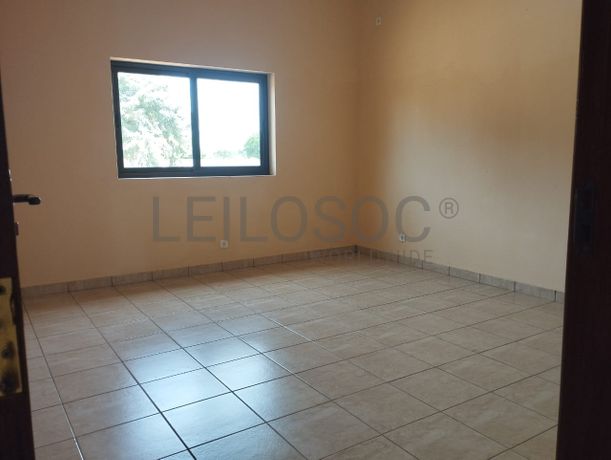 Infraestruturas em Terreno de 4500m² no Bairro de Tchumene 2