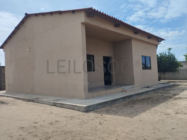 Infraestruturas em Terreno de 4500m² no Bairro de Tchumene 2