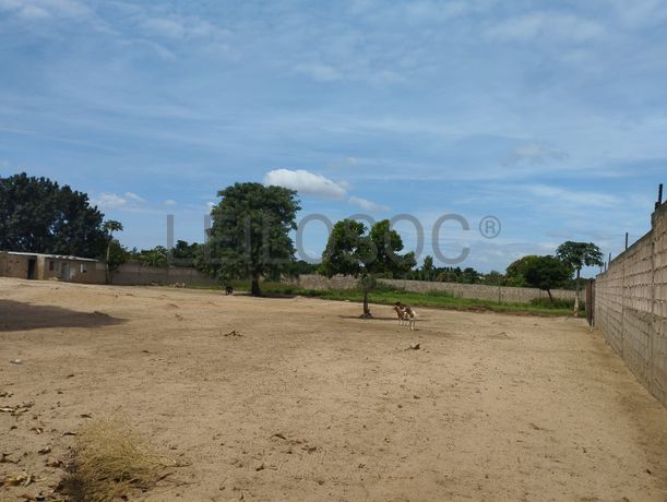 Infraestruturas em Terreno de 4500m² no Bairro de Tchumene 2