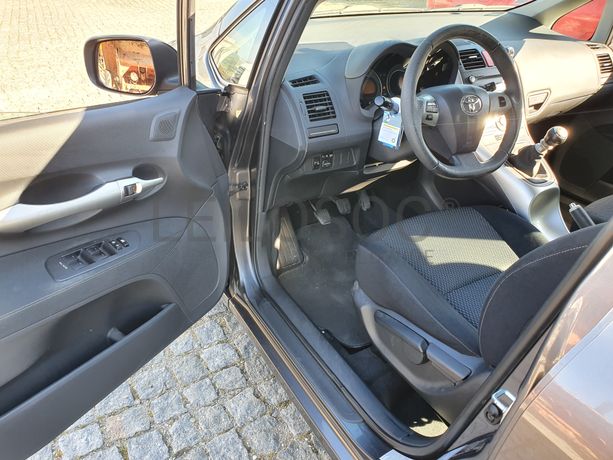 Toyota Auris · Ano 2010