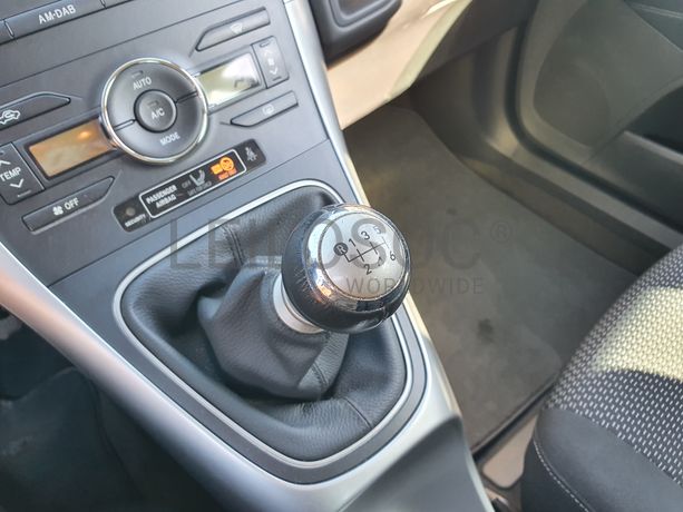 Toyota Auris · Ano 2010