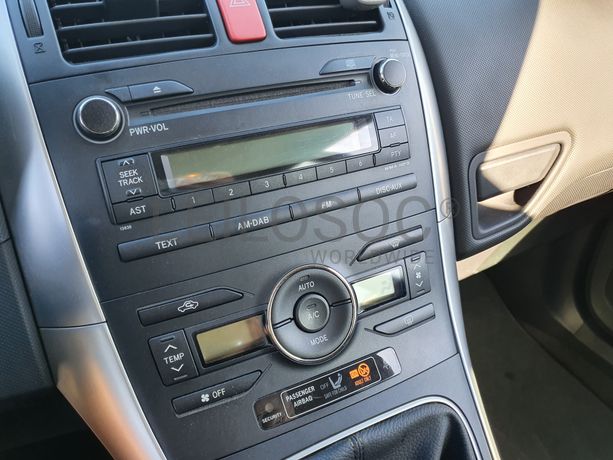 Toyota Auris · Ano 2010
