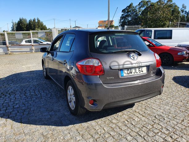 Toyota Auris · Ano 2010