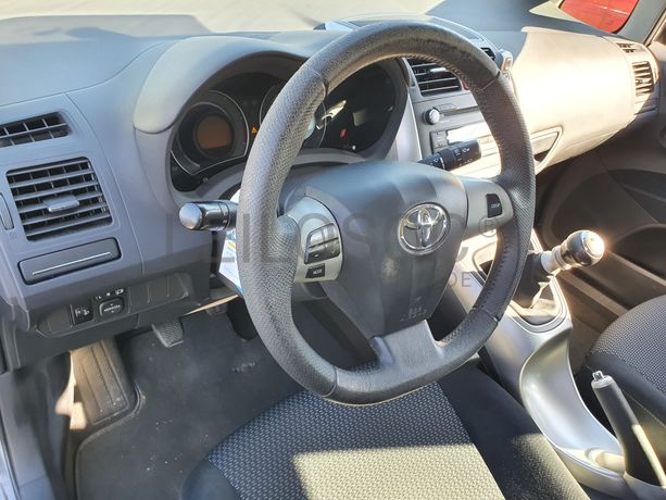 Toyota Auris · Ano 2010