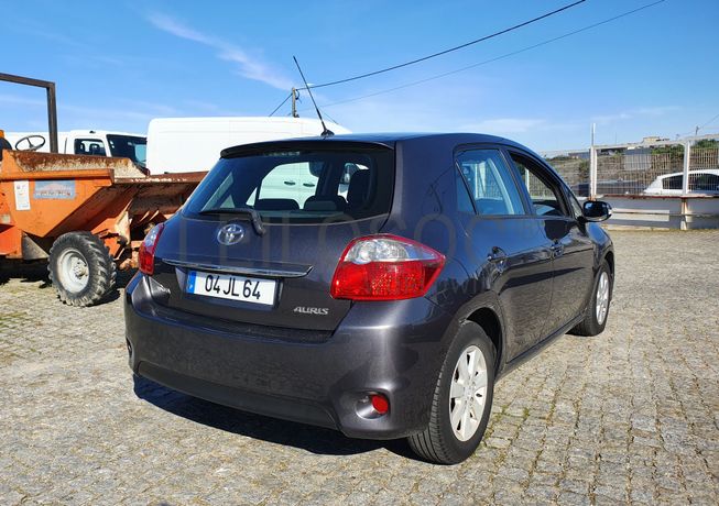 Toyota Auris · Ano 2010