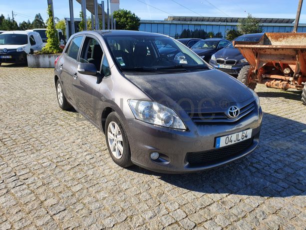 Toyota Auris · Ano 2010