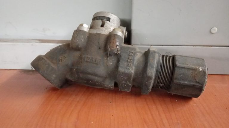 Válvulas angulares.